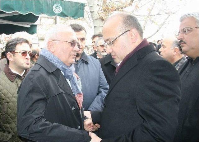 Elitaş&rsquo;ın Ağabeyinin Cenazesine &Ccedil;i&ccedil;ek, Akdoğan Ve Bozdağ Da Katıldı 2