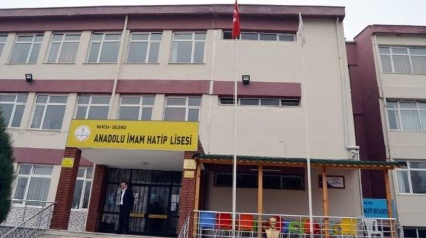 16 G&ouml;revli İle Tek Başına Mazeret Sınavına Girdi