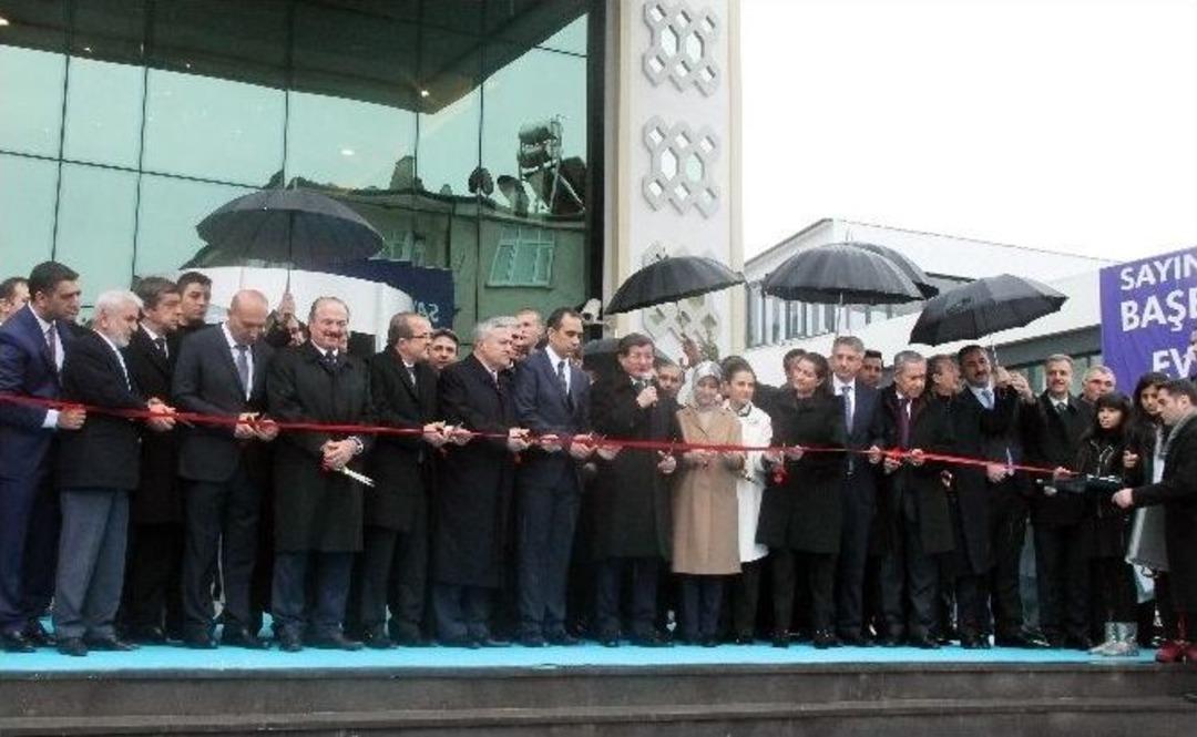 Başbakan Davutoğlu Elazığ&rsquo;da