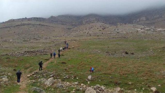 Şiddetli Yağmur Altında Turcel Dağı na Tırmandılar 2