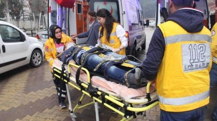 Bozova'da 2 Otomobil &Ccedil;arpıştı: 7 Yaralı