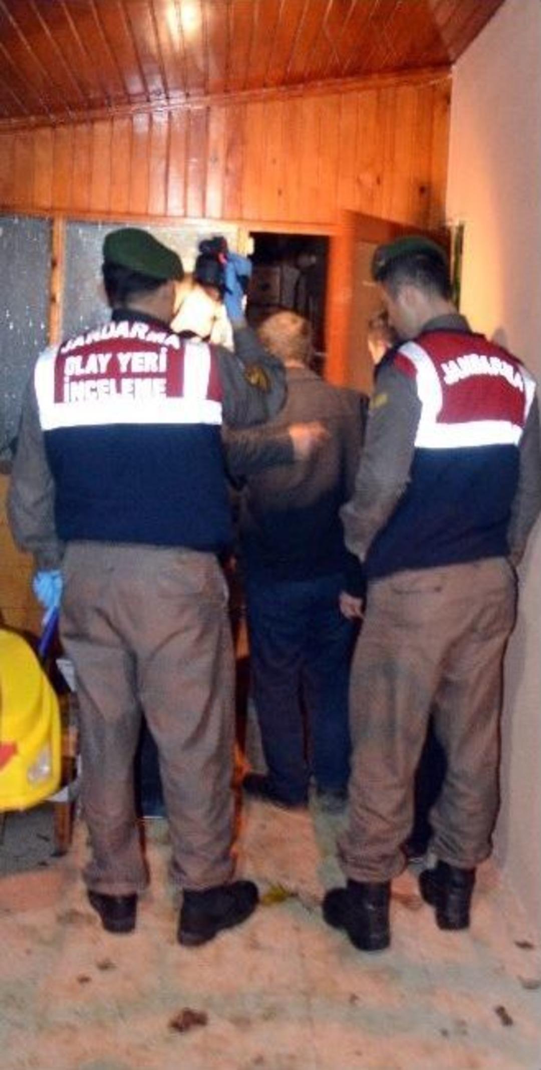 Jandarmadan Ka&ccedil;ak T&uuml;t&uuml;n Operasyonu