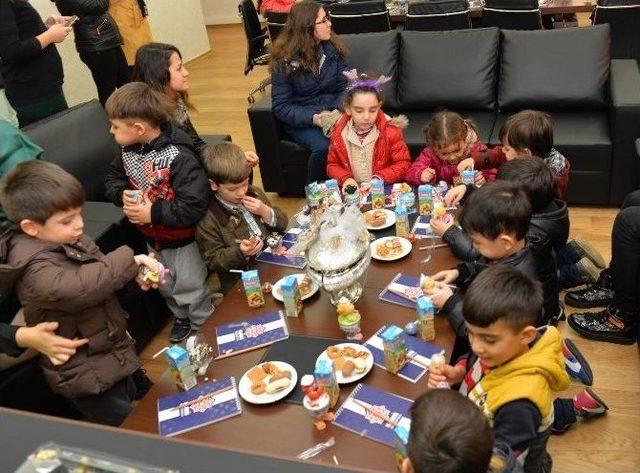 Başkan Yılmaz’ın Minik Ziyaretçileri