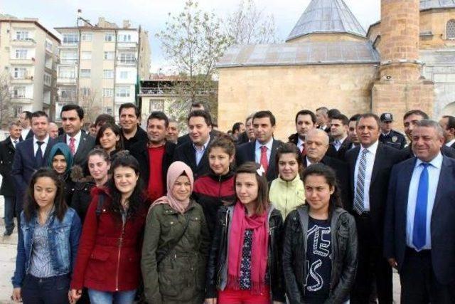 Babacan: Türkiye’Yi Çökertmek İsteyenler, Bazı Etnik Grupları Kaşıyor