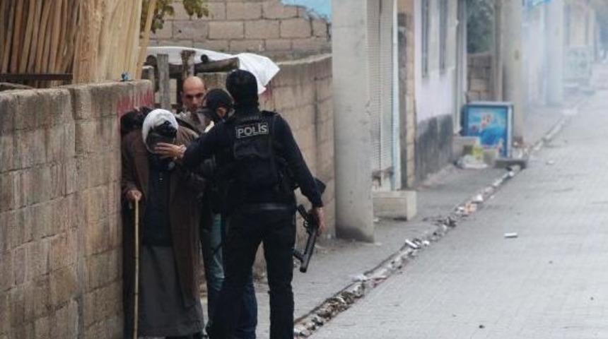 Nusaybin'de Yol Kapatan Pkk'lılara M&uuml;dahale