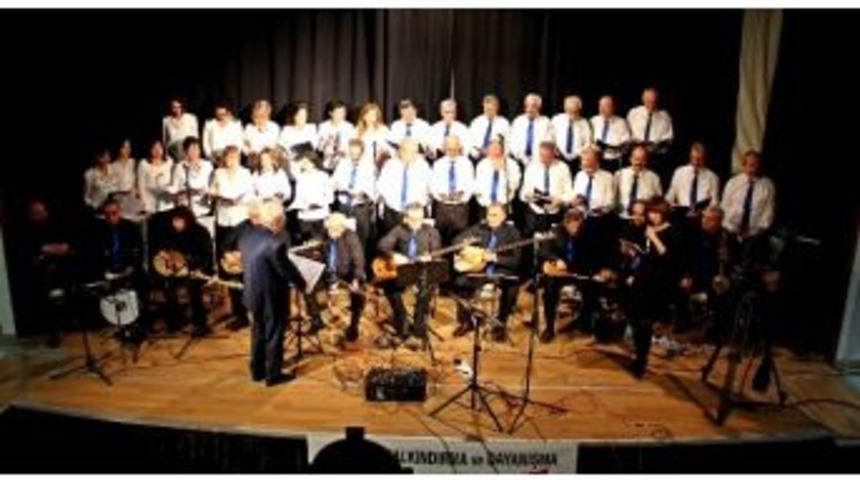 Emirdağ&rsquo;da Verilen T&uuml;rk&uuml; Konseri G&ouml;n&uuml;lleri Mest Etti