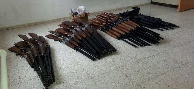 Yüksekova’da 59 Adet Av Tüfeği Ele Geçirildi