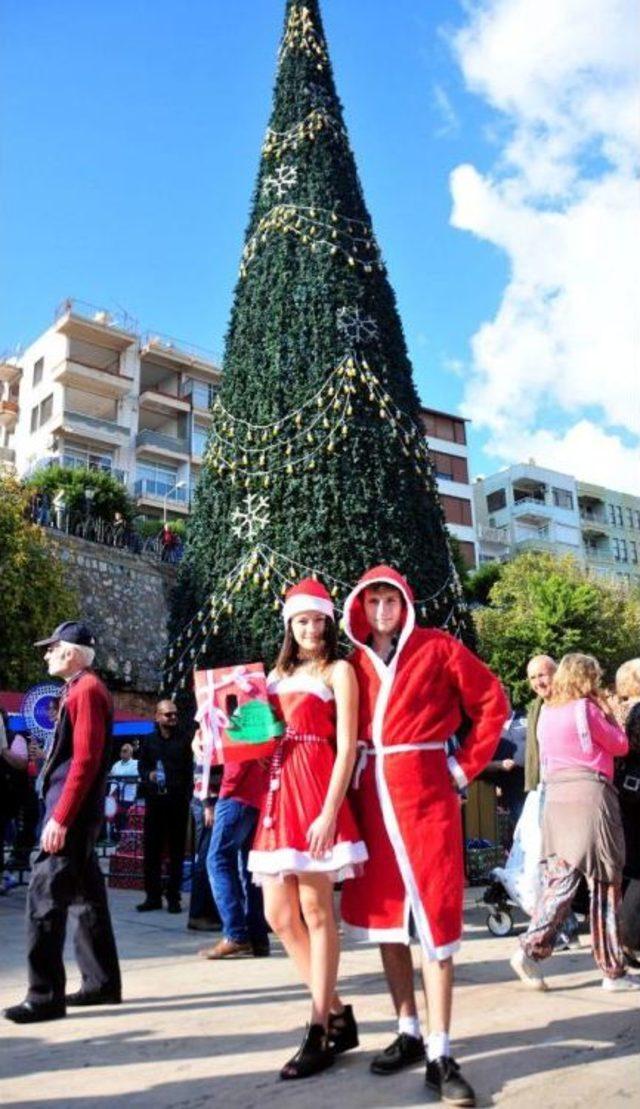 Alanya'da Noel Pazarı Kuruldu