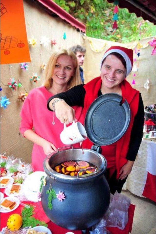 Alanya'da Noel Pazarı Kuruldu