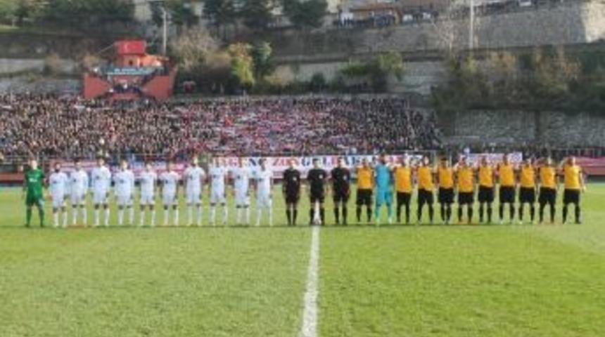 Tutap Şekersporlu Futbolculardan Asker Selamlı Protesto