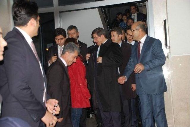 Başbakan Davutoğlu’ndan Ak Parti Grup Başkan Vekili Aydın’a Taziye Ziyareti