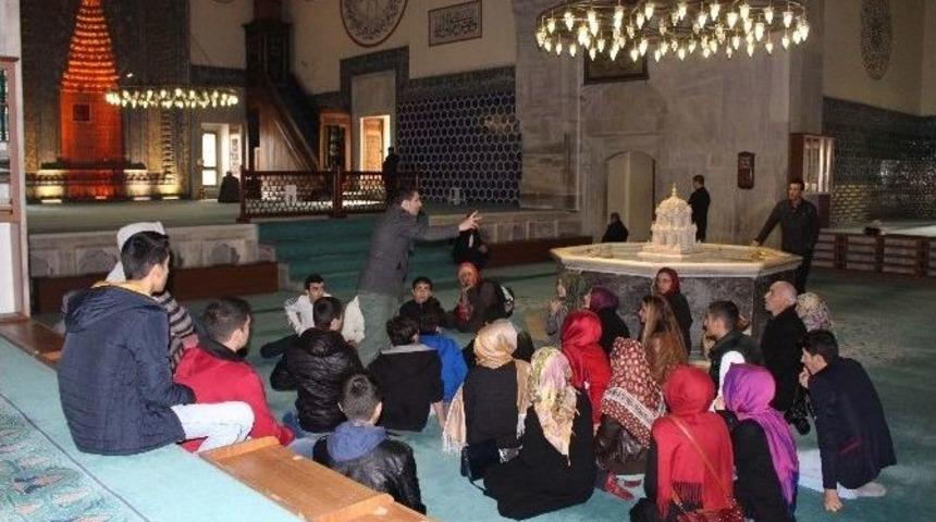 Gen&ccedil;ler, Tarihi Ve K&uuml;lt&uuml;rel Değerlerle Buluştu