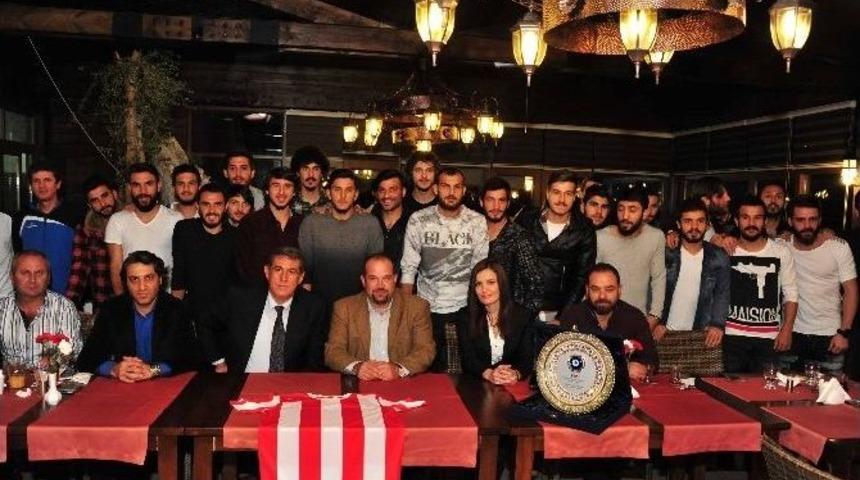 Bal&ccedil;ova Yaşamspor&rsquo;a Başkan &Ccedil;alkaya&rsquo;dan Destek