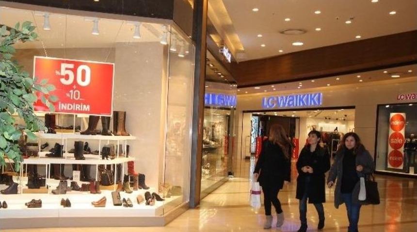 Kahramanmaraş Piazza Yeni Yılı Coşkuyla Karşılıyor