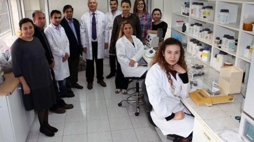 Yabancı Araştırıcılar &Ccedil;&uuml; Laboratuvarlarını Tercih Ediyor