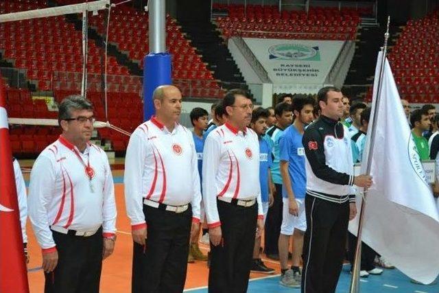 Voleybol Turnuvasına Katılacak Takımlar Seremoni Yaptı 1