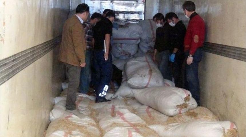 Saman Altından Esrar G&ouml;t&uuml;remediler