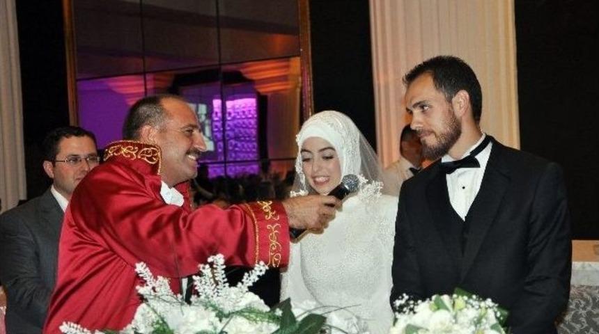 Başkan Duruay &Ccedil;iftleri Nikahlarında Yalnız Bırakmadı