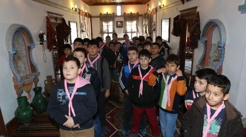 Gen&ccedil; Kaymek Kayseri&rsquo;yi Gezdiriyor