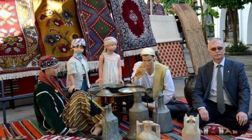 Marmaris&rsquo;te Otantik El Sanatları Sergisi A&ccedil;ıldı