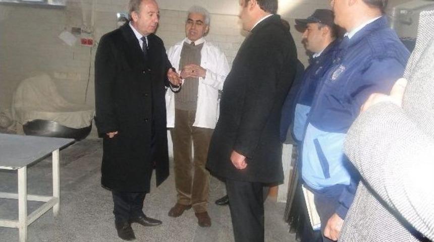 Başkan Şahiner Fırın Ve Pastaneleri Denetledi