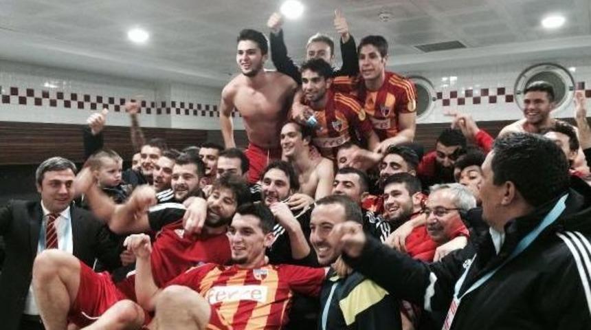 Kayserispor G&ouml;z&uuml;n&uuml; Kupaya &Ccedil;evirdi