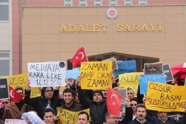 Manisa Adliyesi Önünde '14 Aralık' Protestosu