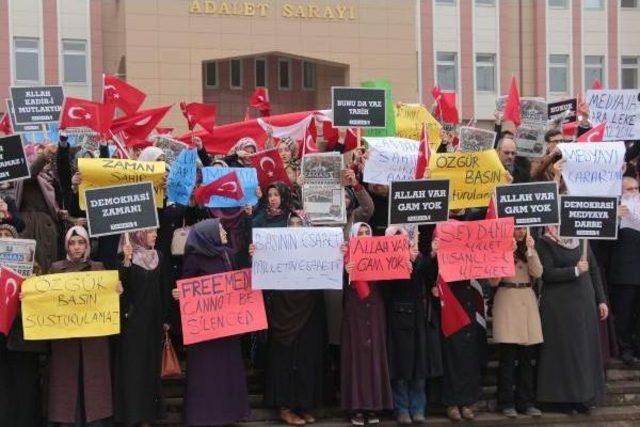 Manisa Adliyesi Önünde '14 Aralık' Protestosu