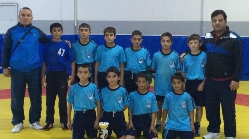 Yunusemre Belediyespor G&uuml;reşte &Uuml;&ccedil;&uuml;nc&uuml; Oldu