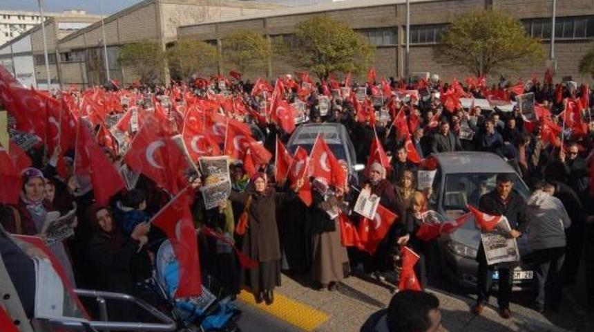 14 Aralık Operasyonuna İzmir'de Tepki