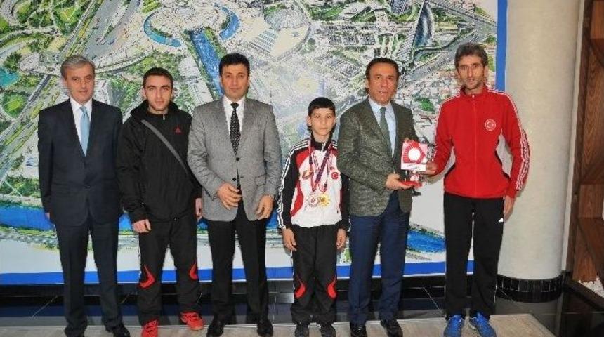Canik, Badmintonda Uzakdoğu&rsquo;yla Yarışıyor