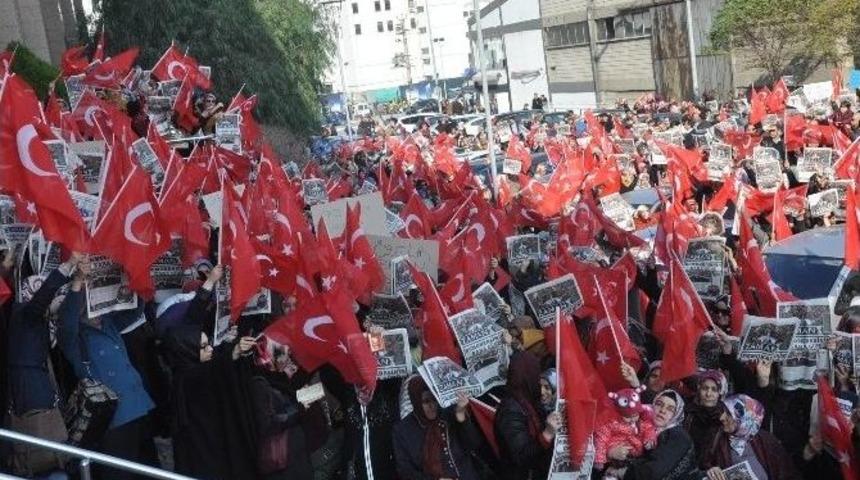 İzmir&rsquo;de Operasyonlara Tepki