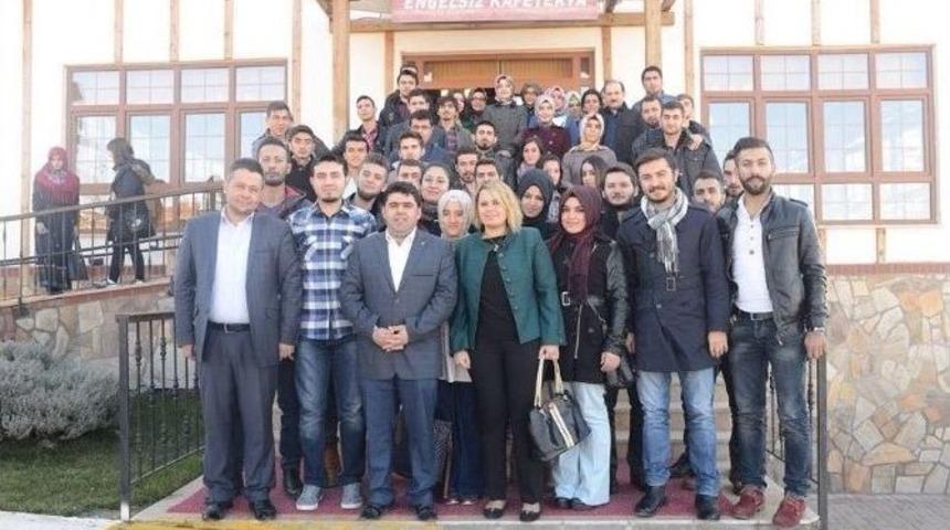 Ak Parti Uşak İl Teşkilatı &Uuml;niversitelilerle Buluştu