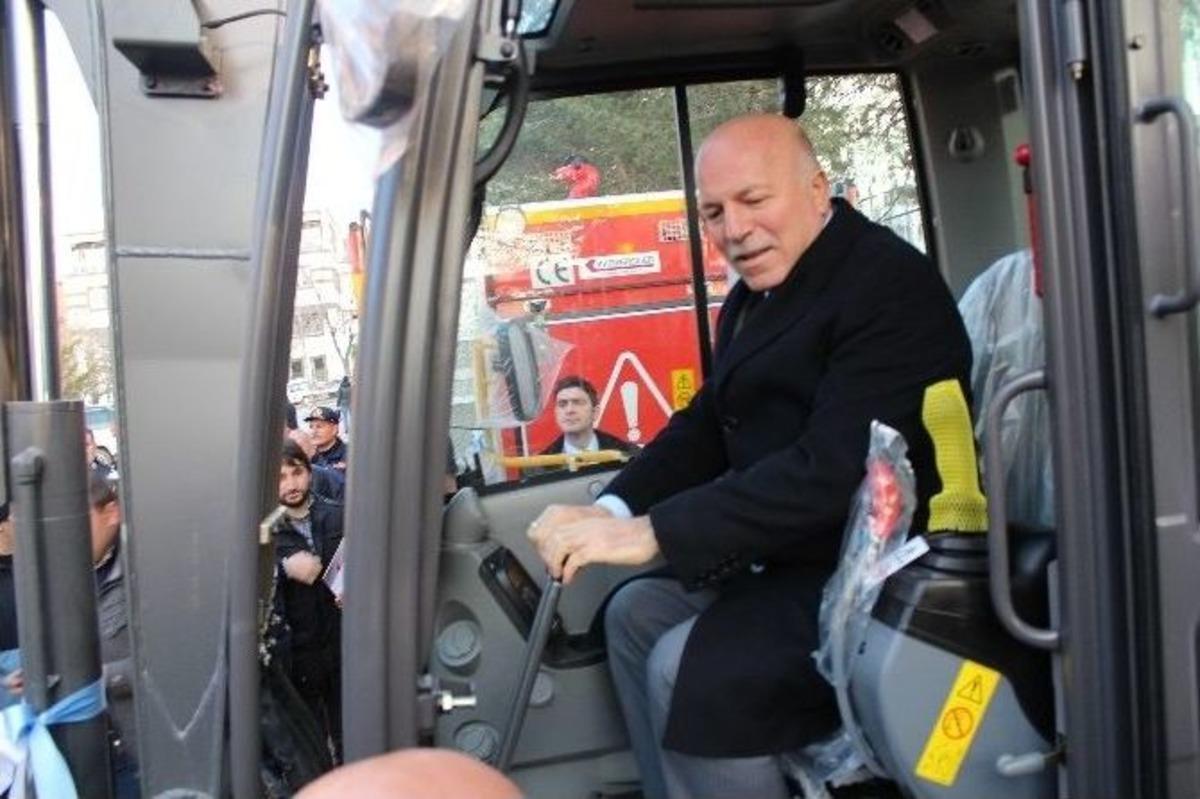 Erzurum B&uuml;y&uuml;kşehir Belediyesi Ara&ccedil; Filosunu B&uuml;y&uuml;tmeye Devam Ediyor