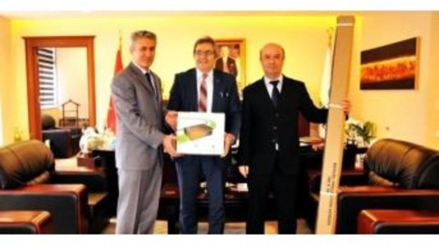 Bandırma Belediyesi&rsquo;nin Eğitime Katkıları S&uuml;r&uuml;yor