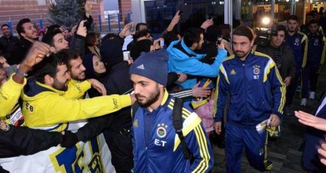 Fenerbahçe'ye Erzurum'da Çiçekli Karşılama