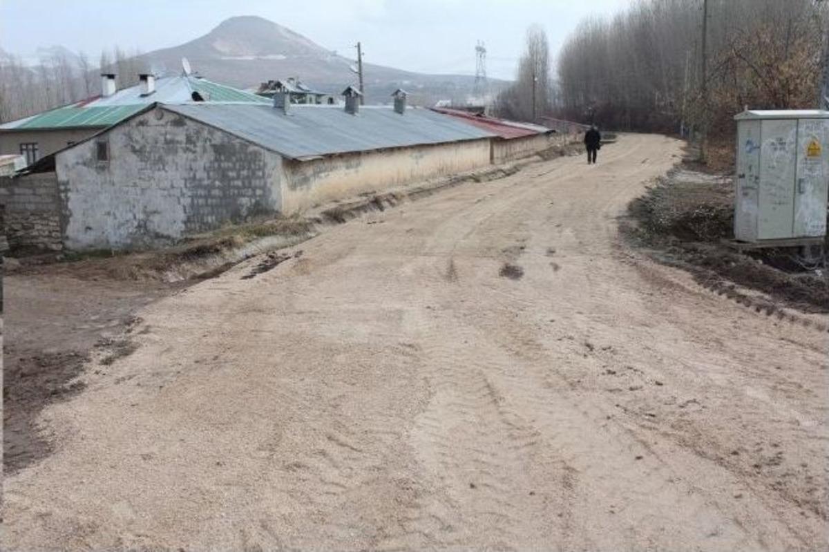 İpekyolu Belediyesi&rsquo;nden Yol Yapım &Ccedil;alışması