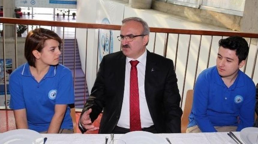 Otomotiv&rsquo;e Kadın Eli