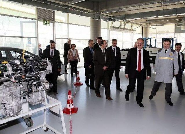 Otomotiv&rsquo;e Kadın Eli 2