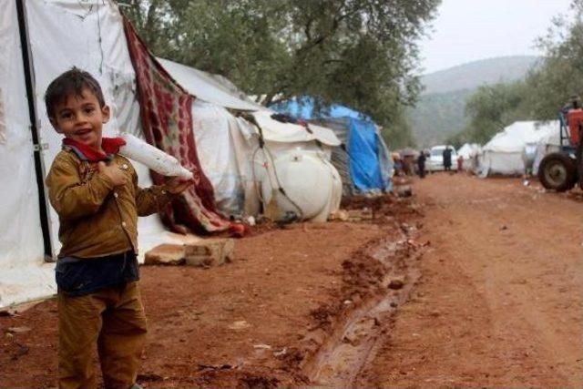 Kamplardaki Suriyeli Çocuklar Soğuk Havanın Pençesinde