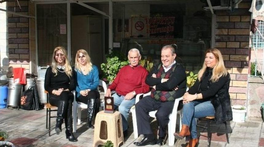 Terra Madre &Ouml;d&uuml;l&uuml; Ayvalıklı Yoğurt&ccedil;unun Oldu