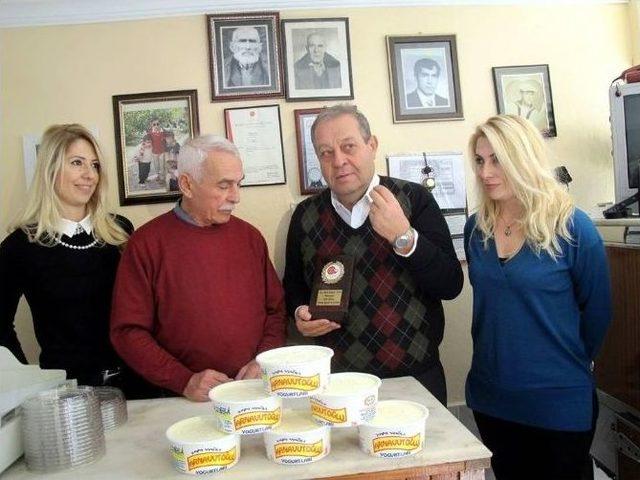 Terra Madre &Ouml;d&uuml;l&uuml; Ayvalıklı Yoğurt&ccedil;unun Oldu 1