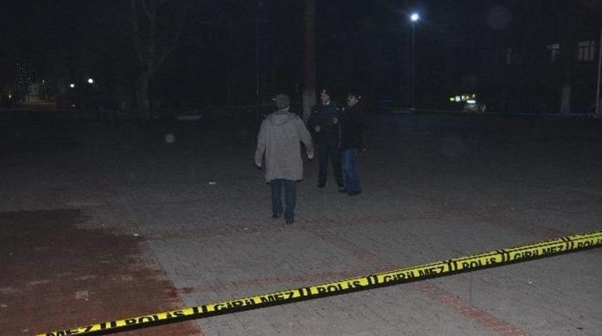 Oğlunun Uyuşturucu Batağına D&uuml;şmesine Kızıp, Havaya 23 El Ateş Etti