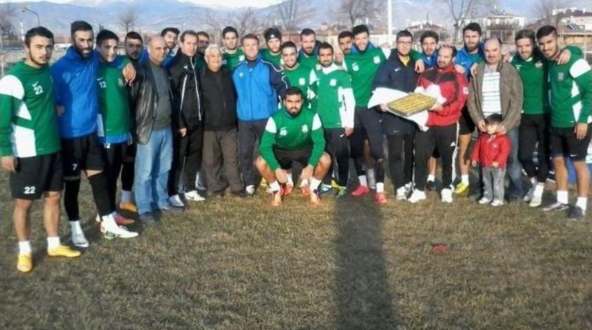 Futbolculara Baklava İkramı