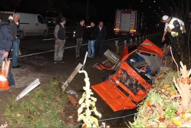 &Uuml;nye de Kaza: 2 &Ouml;l&uuml;, 1 Yaralı 1