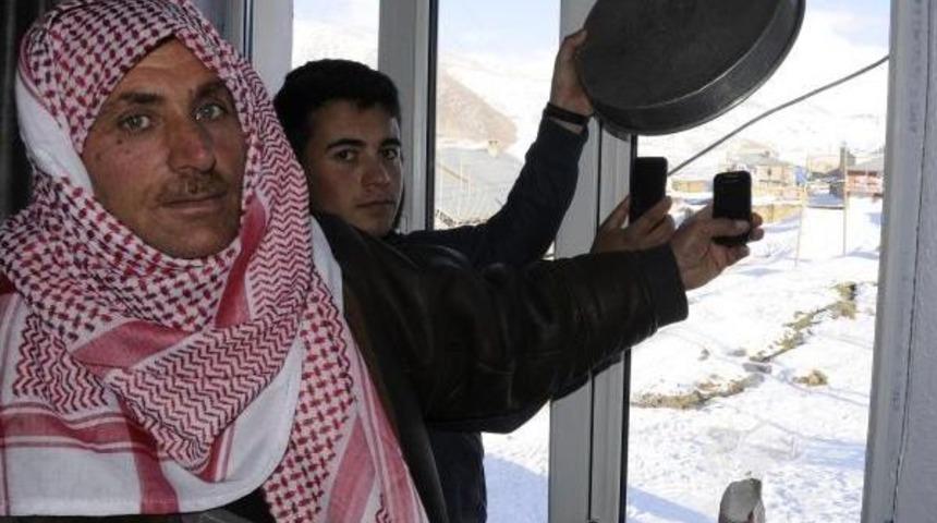 Tencere Kapaklarıyla İletişime Son