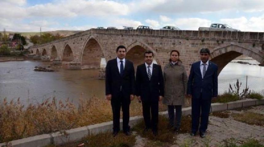 Kızılırmak&rsquo;In Gerdanlığı &lsquo;Şahruh K&ouml;pr&uuml;s&uuml;&rsquo; Onarılıyor