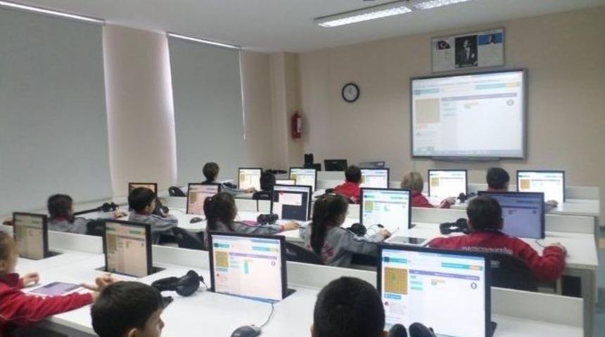 Anaokulundan İtibaren Aplikasyon Geliştiriyorlar