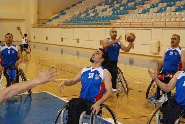 Tekerlekli Sandalye Basketbol Takımı Hazırlıklara Başladı