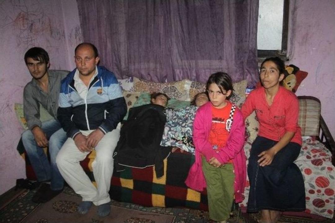 (&ouml;zel Haber) 5 Kişilik Ailenin Tek Odalı Ve Elektriksiz Evde Yaşam M&uuml;cadelesi